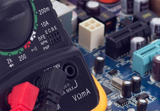 Cómo calcular resistencias en paralelo y en serie