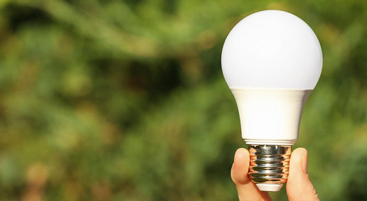 ¿Cuánto consume una bombilla?