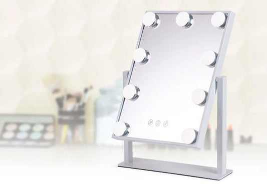 Espejos de maquillaje con luz LED: un complemento ideal