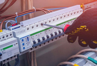 Qué es y cómo hacer un circuito eléctrico