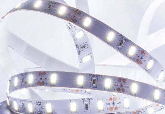 ¿Qué transformador necesito para la instalación de mis tiras LED?