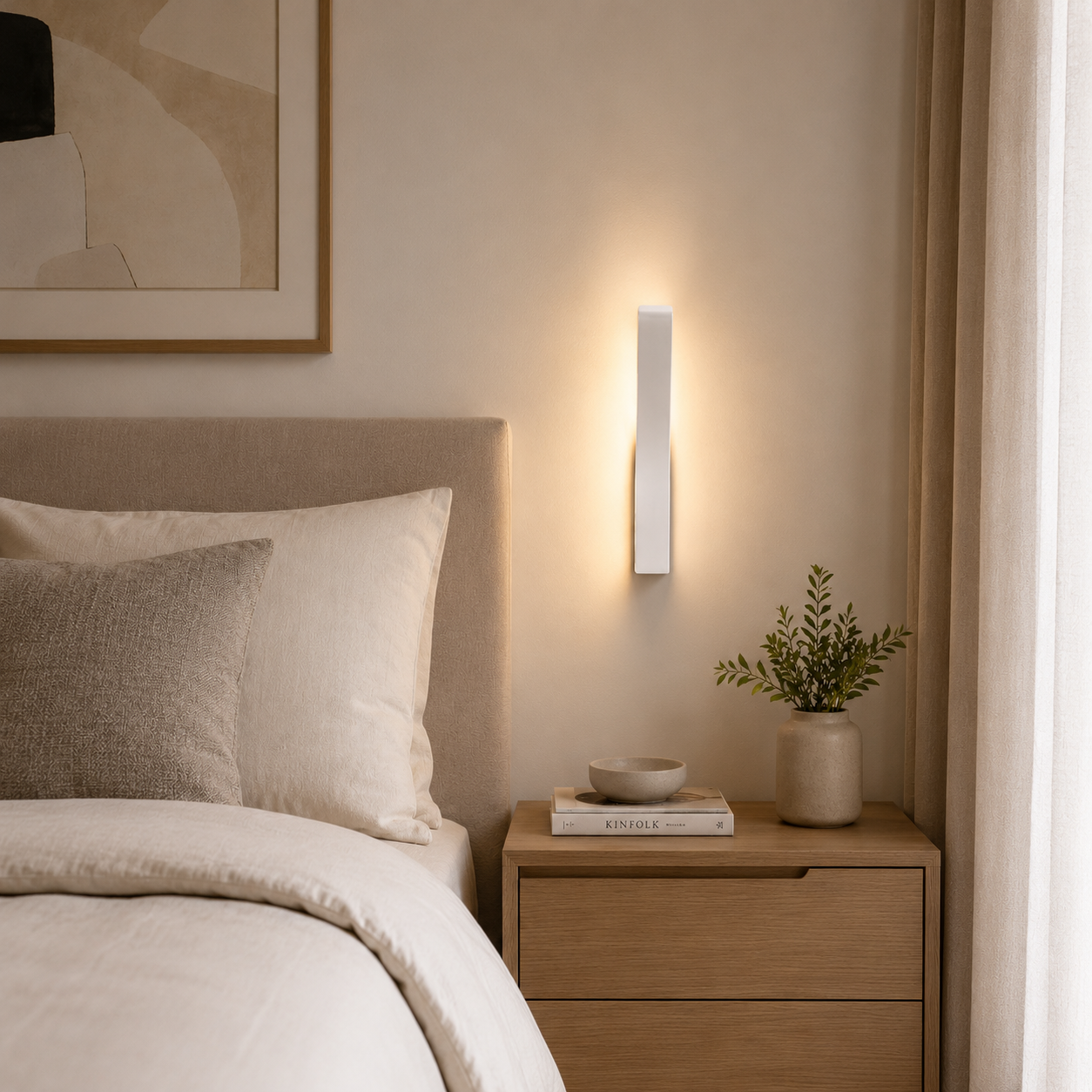 (HO-E14WALLLIGHT-C-W_padreImg_ho_e14walllight_c_w_0.png)